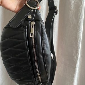 Forever 21 black fanny pack belt bag